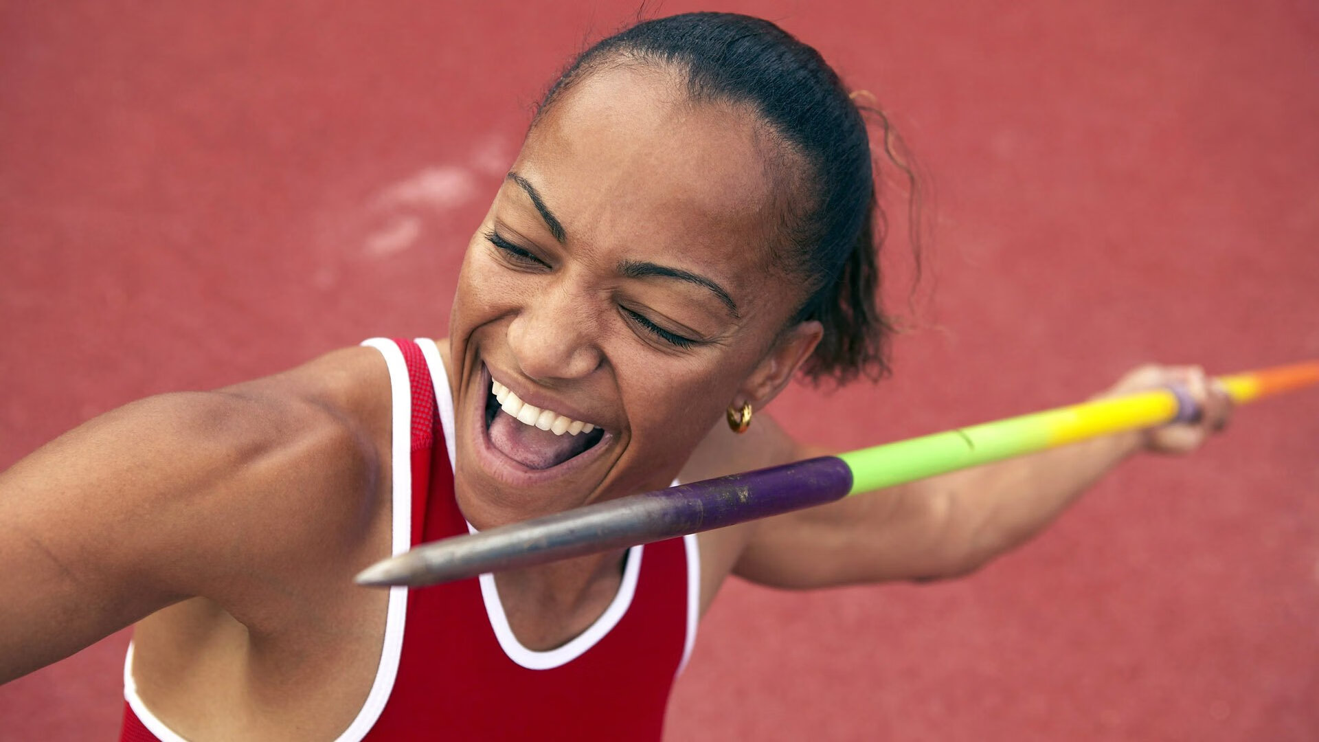 “汤姆·佩顿短距离自由泳再创佳绩，迈向国际舞台”